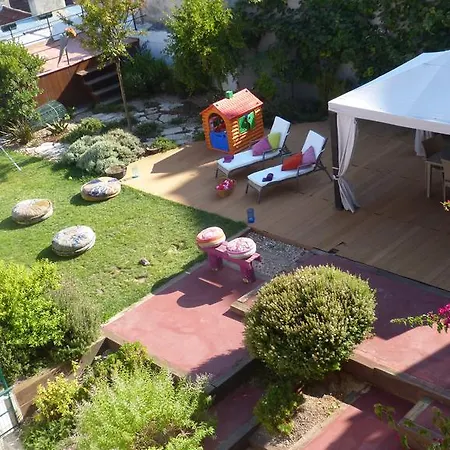 Dalma Flats - Garden Apartment *