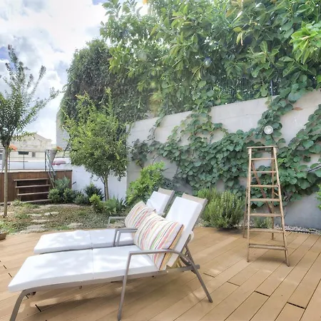 Dalma Flats - Garden Apartment *