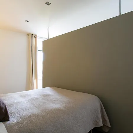 Dalma Flats - Garden شقة